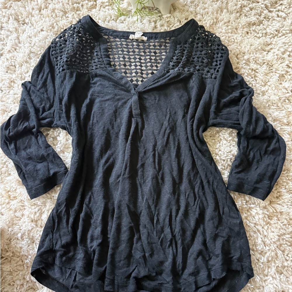 Black Relaxed Cropped Blouse with Ribbed Texture